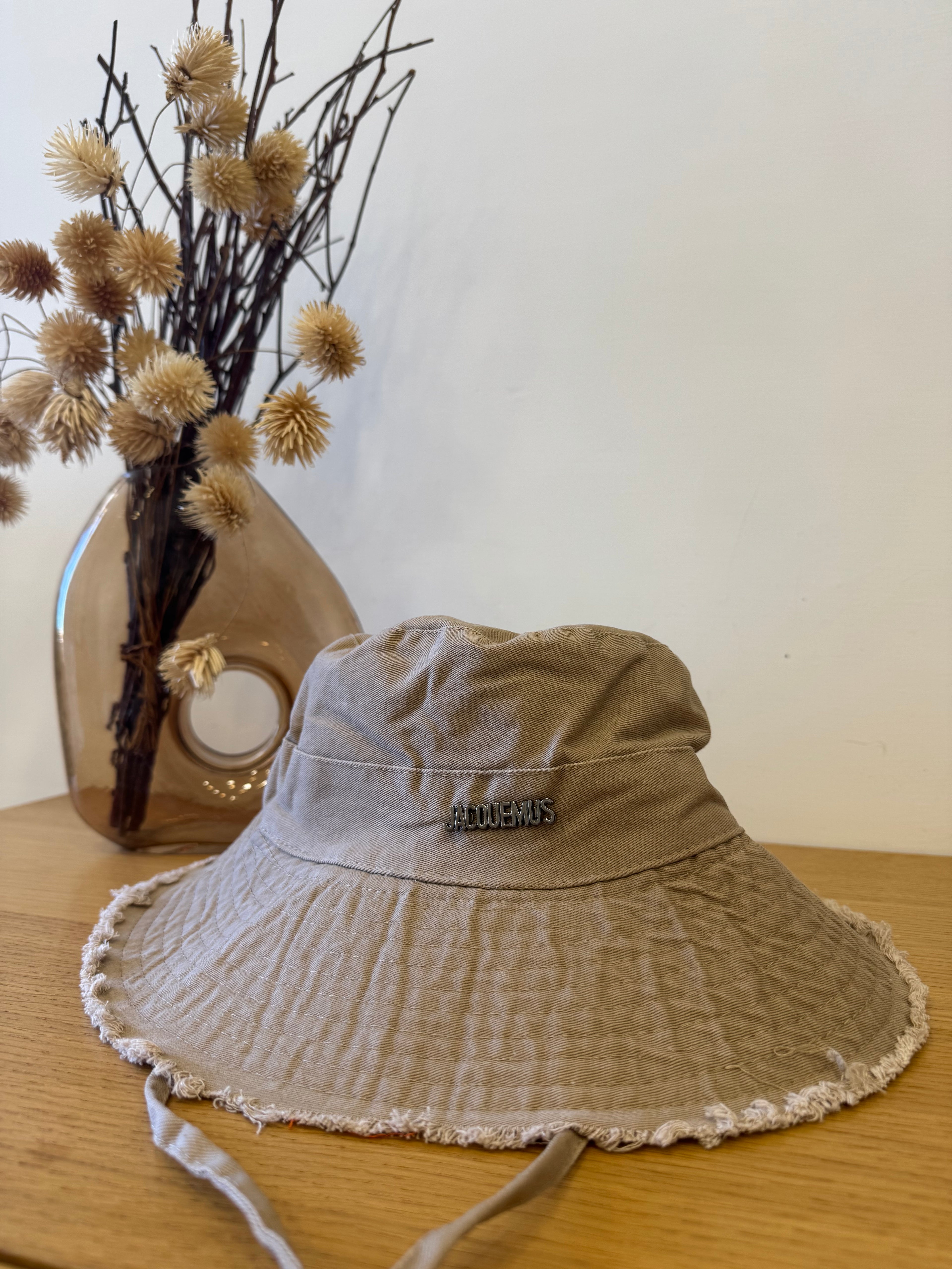 Cappello beige scuro