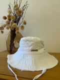 Cappello bianco